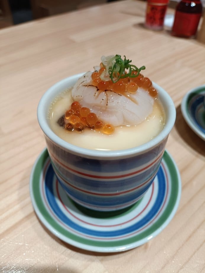 台中美食|五型の丼飯。一艘大船載滿5碗海鮮丼飯~海膽、鮭魚卵