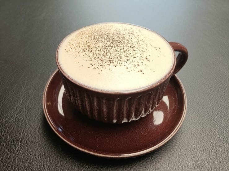 台中咖啡廳|若草老宅咖啡廳。簡約優雅慢步調~飲品普通、甜品很