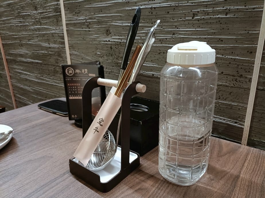 台北國父紀念館美食|宣牛溫體牛肉火鍋-光復店。每日直送溫體牛