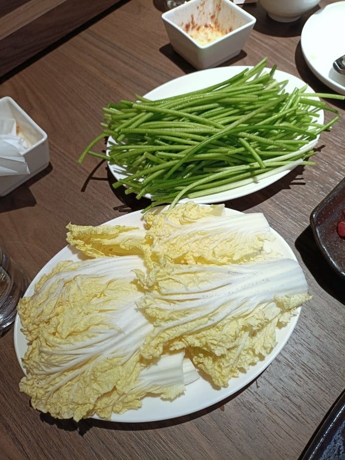 台北國父紀念館美食|宣牛溫體牛肉火鍋-光復店。每日直送溫體牛