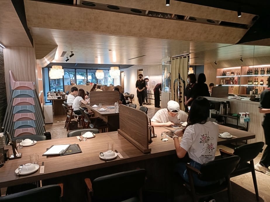 台北國父紀念館美食|宣牛溫體牛肉火鍋-光復店。每日直送溫體牛