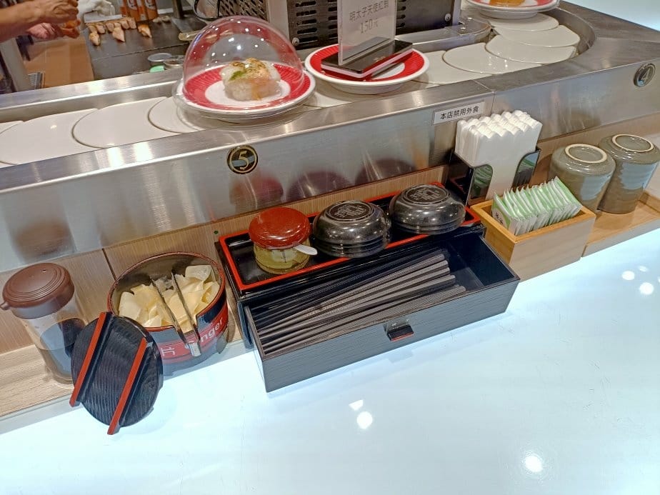 板橋美食|海壽司-板橋大遠百店。食材新鮮、空間迷你、價格略高 板橋美食|海壽司-板橋大遠百店。食材新鮮、空間迷你、價格略高