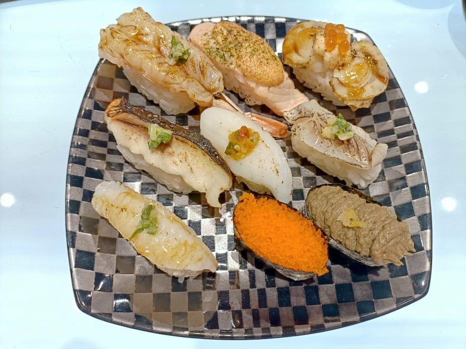 板橋美食|海壽司-板橋大遠百店。食材新鮮、空間迷你、價格略高 板橋美食|海壽司-板橋大遠百店。食材新鮮、空間迷你、價格略高