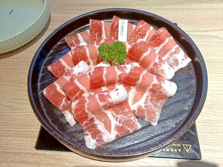 板橋美食|小深紅活體海鮮鍋物專賣。海鮮都是活跳跳的 板橋美食|小深紅活體海鮮鍋物專賣。海鮮都是活跳跳的