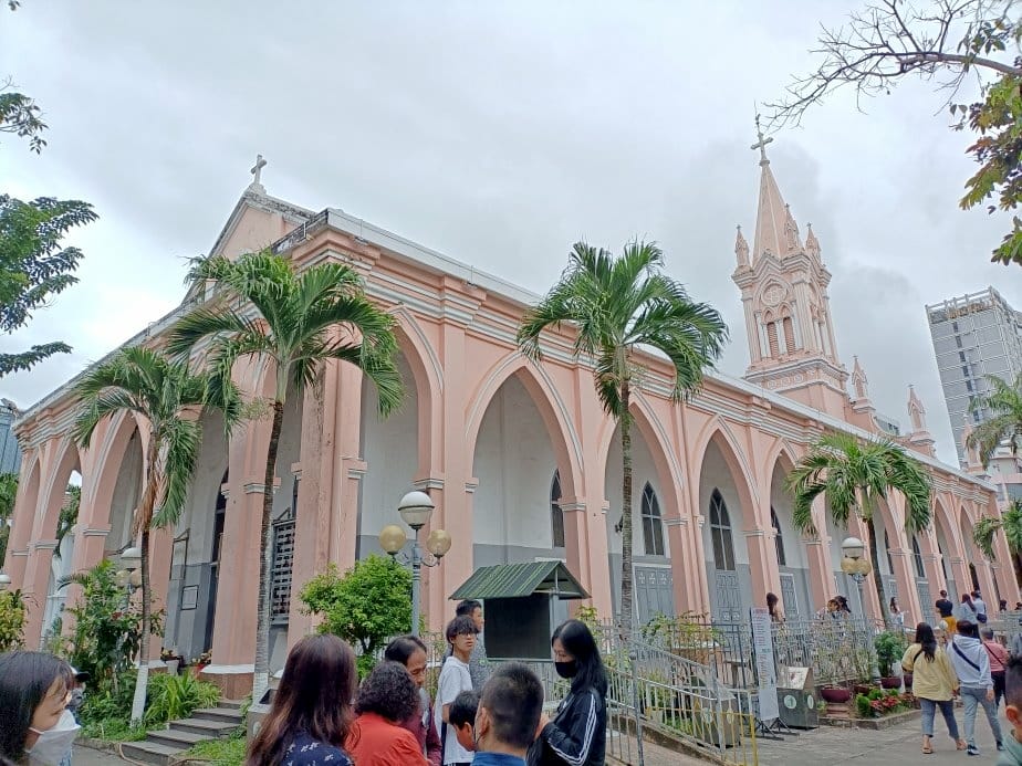 2024越南峴港|粉紅教堂IG火紅打卡景點、峴港半島酒店下午