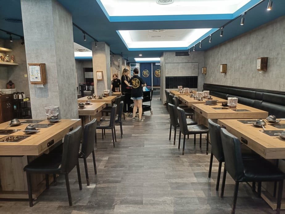 桃園美食|饗食鍋-桃園成功店。個人鴛鴦鍋、一鍋一烤，一鍋皆可