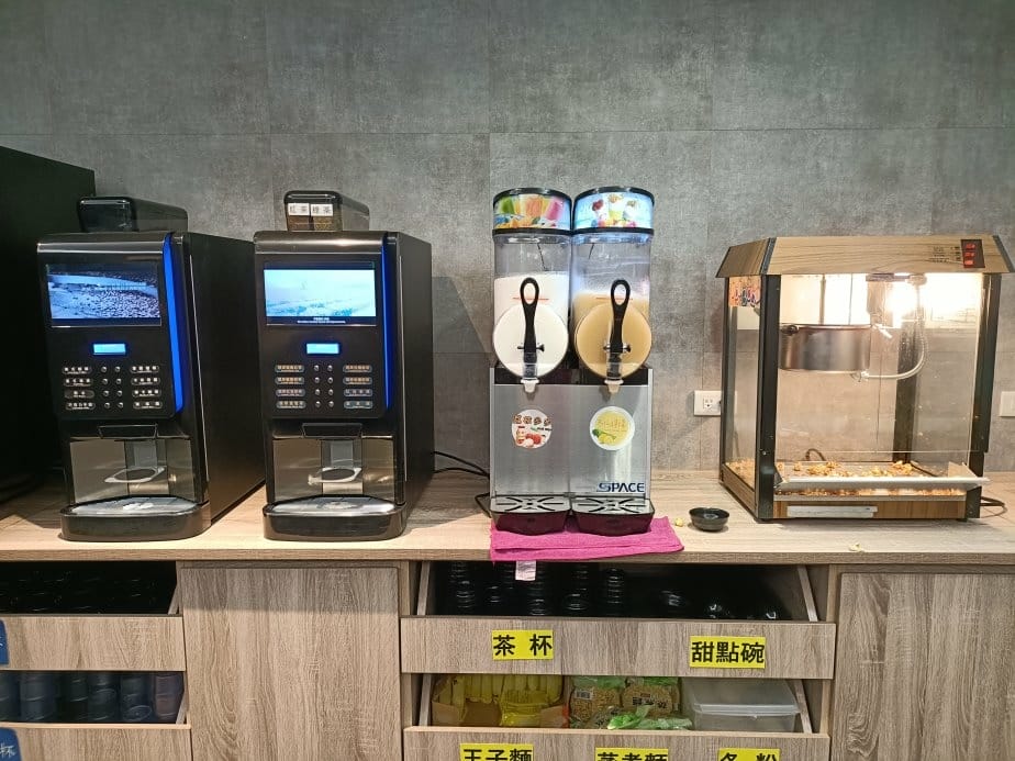 桃園美食|饗食鍋-桃園成功店。個人鴛鴦鍋、一鍋一烤，一鍋皆可