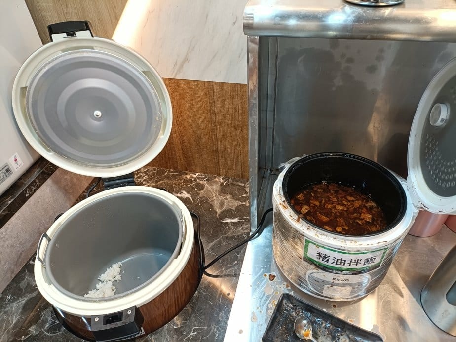 樹林美食|億品鍋樹林店。個人小火鍋多款不同湯頭可選,另有飲料 樹林美食|億品鍋樹林店。個人小火鍋多款不同湯頭可選,另有飲料