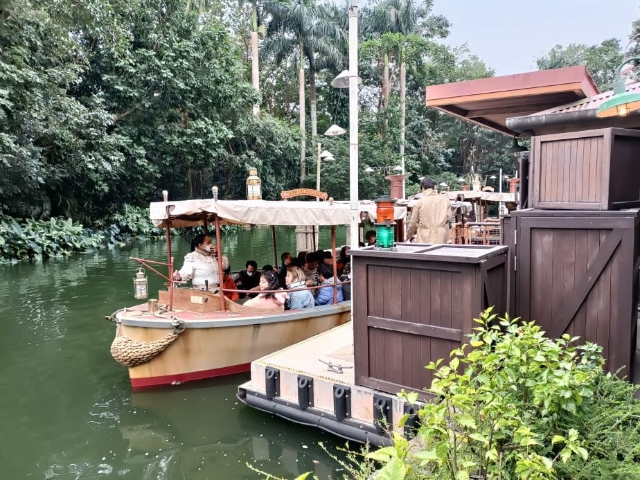 2024香港|香港迪士尼樂園~魔雪奇緣世界!周邊產品價格偏高