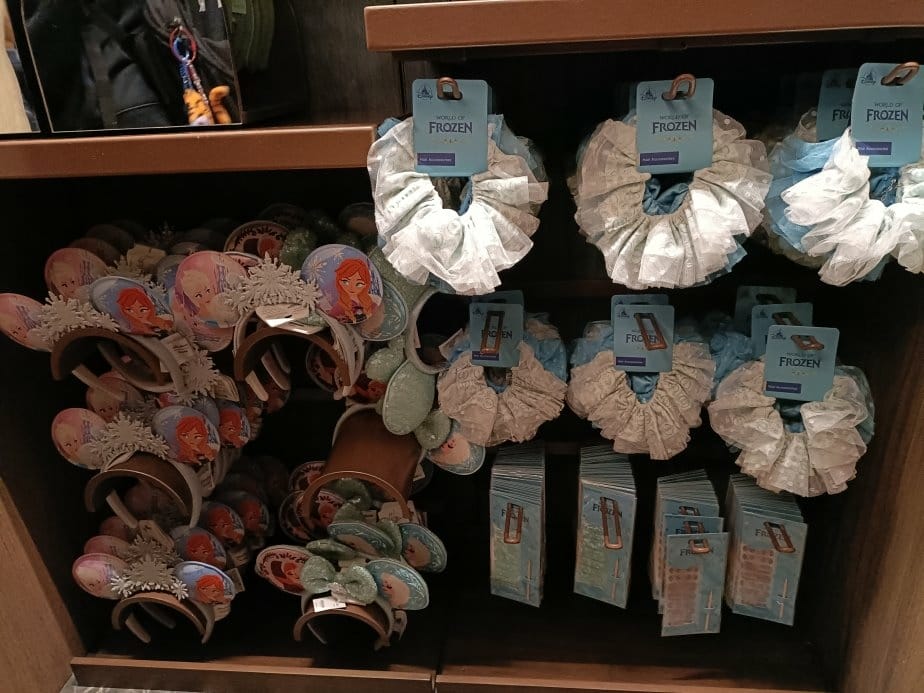 2024香港|香港迪士尼樂園~魔雪奇緣世界!周邊產品價格偏高