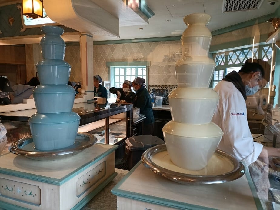 2024香港|香港迪士尼樂園~魔雪奇緣世界!周邊產品價格偏高