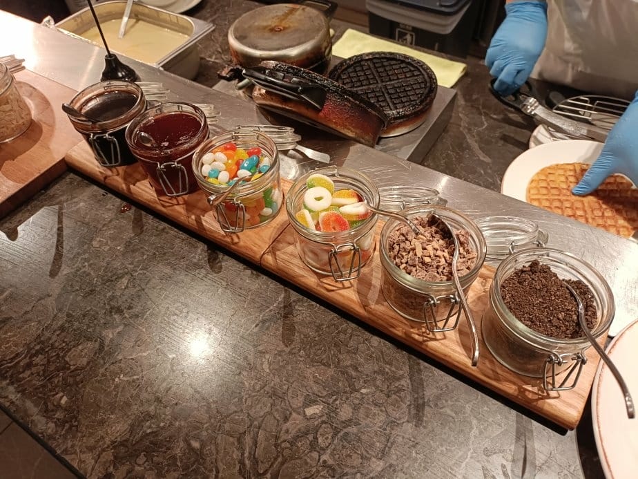 2024香港|東涌的世茂喜來登酒店早餐篇~早餐超豐盛!魚丸麵 2024香港|東涌的世茂喜來登酒店早餐篇~早餐超豐盛!魚丸麵