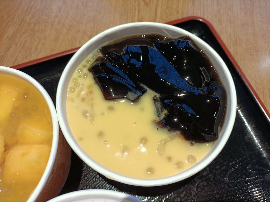 2024香港|滿記甜品-楊枝甘露仙草、雪山芒果西米露小丸子、