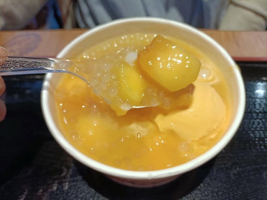 2024香港|滿記甜品-楊枝甘露仙草、雪山芒果西米露小丸子、