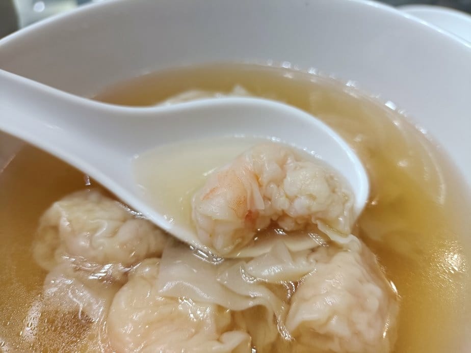 2024香港|何洪記粥麵專家-香港國際機場。鮮蝦雲吞麵、燒鵝 2024香港|何洪記粥麵專家-香港國際機場。鮮蝦雲吞麵、燒鵝