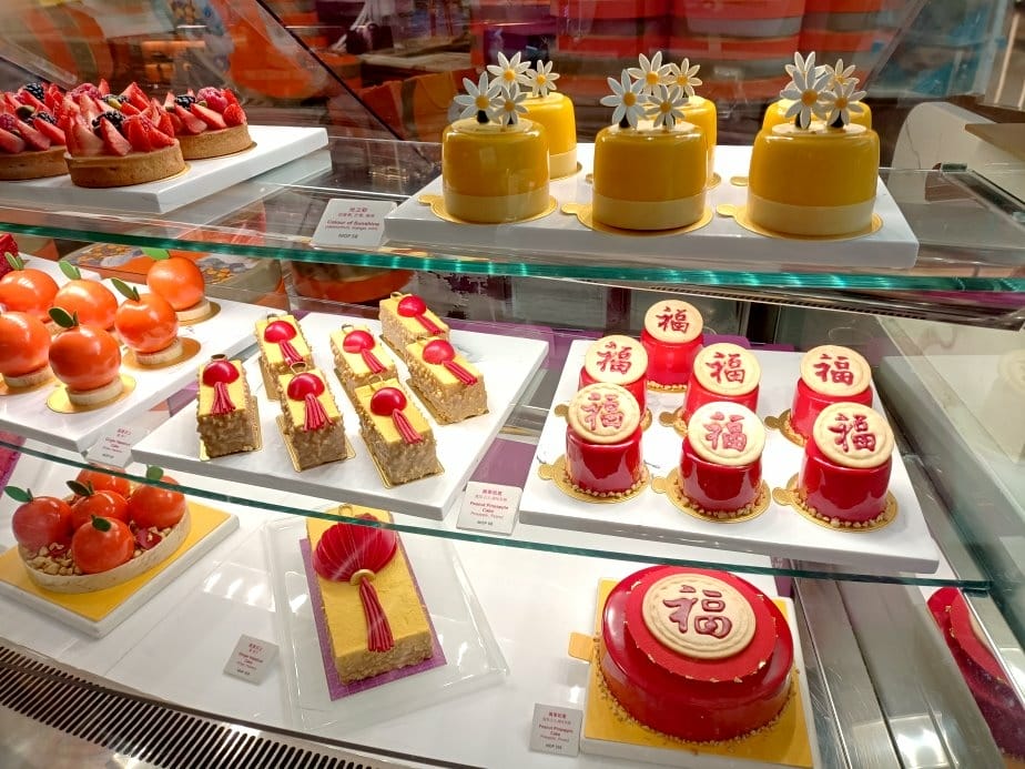 2024澳門|美獅美高梅-視博茶點，四周LED螢幕結合音樂、