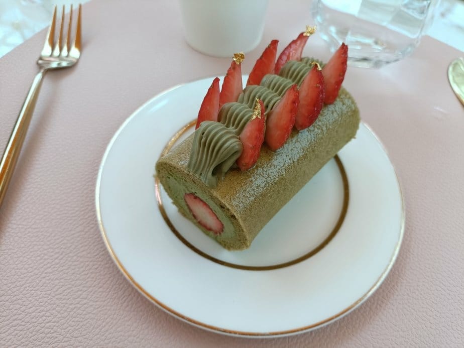 2024澳門|美獅美高梅-視博茶點，四周LED螢幕結合音樂、