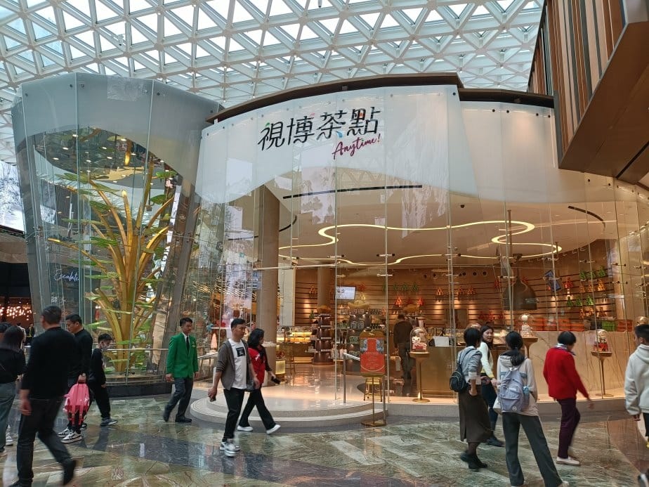 2024澳門|美獅美高梅-視博茶點，四周LED螢幕結合音樂、