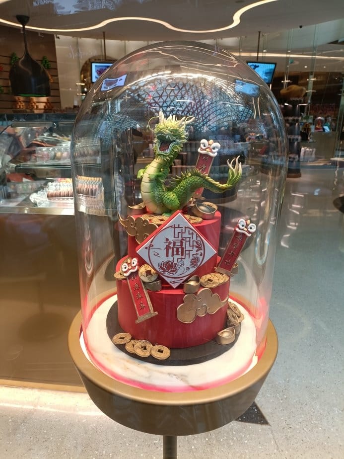 2024澳門|美獅美高梅-視博茶點，四周LED螢幕結合音樂、