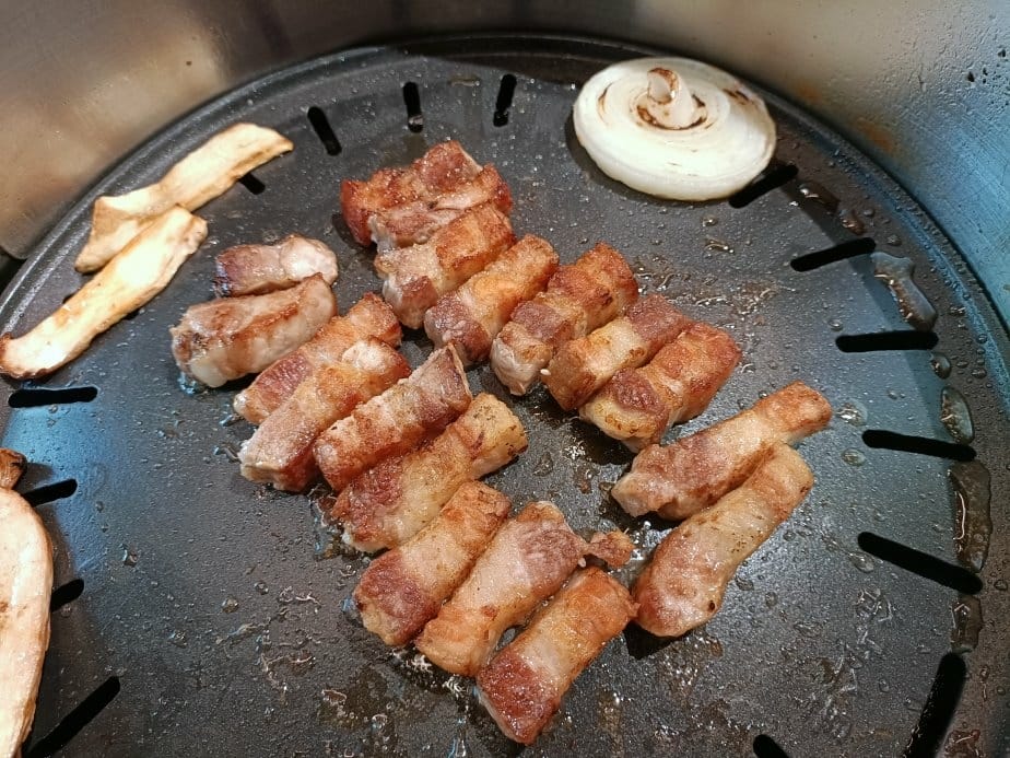 台北西門町美食| 金咕친구 韓式原塊烤肉-台北西門店。韓式小 台北西門町美食| 金咕친구 韓式原塊烤肉-台北西門店。韓式小