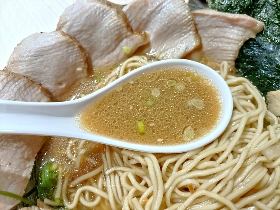 板橋美食|辰噌拉麵~有豚骨、雞湯兩款不同的湯頭，內用加麵不用