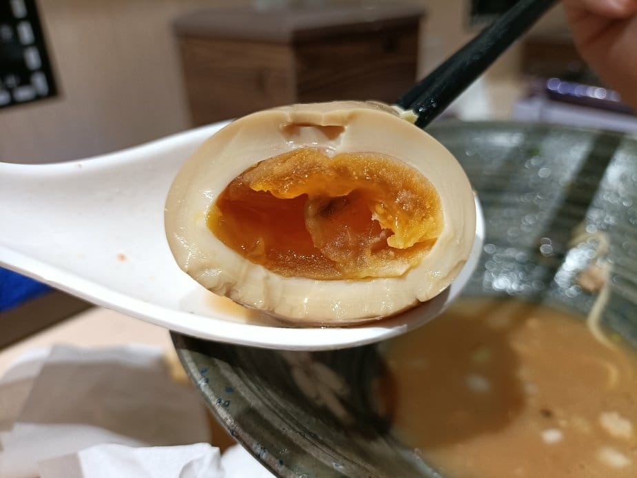 板橋美食|辰噌拉麵~有豚骨、雞湯兩款不同的湯頭，內用加麵不用