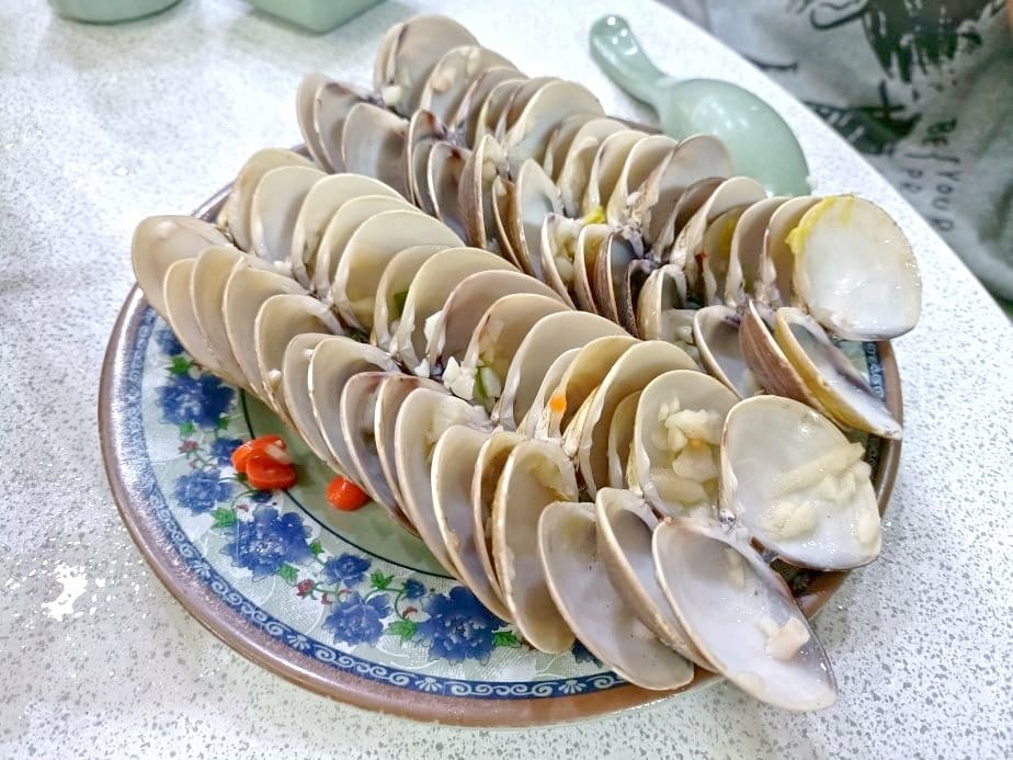 2024澳門|澳門輕軌初體驗~贏到粥卜卜蜆，蒜香蛤蜊肉肥又鮮