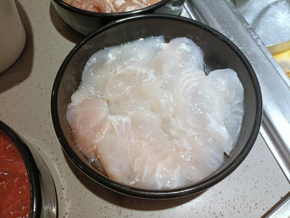 板橋美食|海底撈火鍋-板橋大遠店。甜湯、水果、小菜、冰淇淋免 板橋美食|海底撈火鍋-板橋大遠店。甜湯、水果、小菜、冰淇淋免