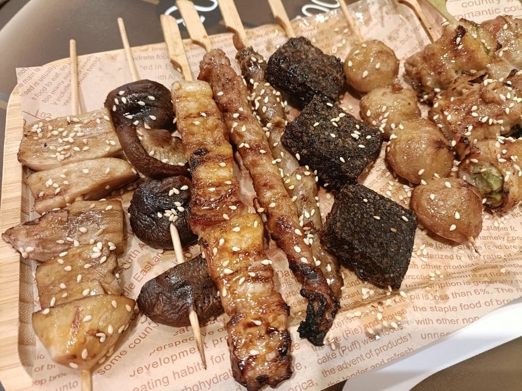 板橋美食|壹烤天下，串烤專賣店!夜市銅板價~讓你在餐廳吹冷氣