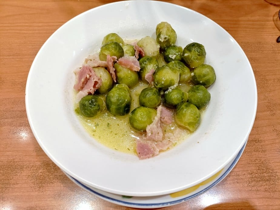 板橋美食|薩利亞-板橋府中店。1人50元飲料暢飲、蜂蜜起司總 板橋美食|薩利亞-板橋府中店。1人50元飲料暢飲、蜂蜜起司總