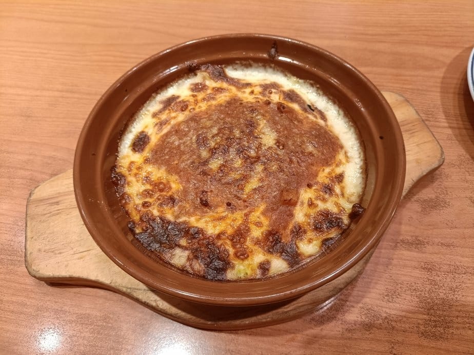 板橋美食|薩利亞-板橋府中店。1人50元飲料暢飲、蜂蜜起司總 板橋美食|薩利亞-板橋府中店。1人50元飲料暢飲、蜂蜜起司總