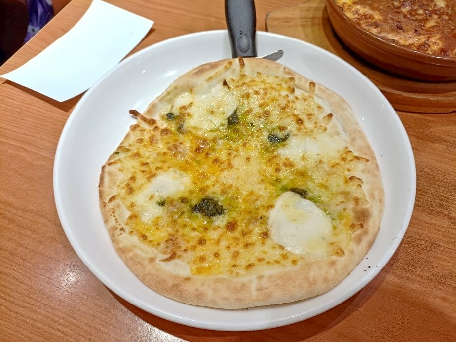 板橋美食|薩利亞-板橋府中店。1人50元飲料暢飲、蜂蜜起司總 板橋美食|薩利亞-板橋府中店。1人50元飲料暢飲、蜂蜜起司總