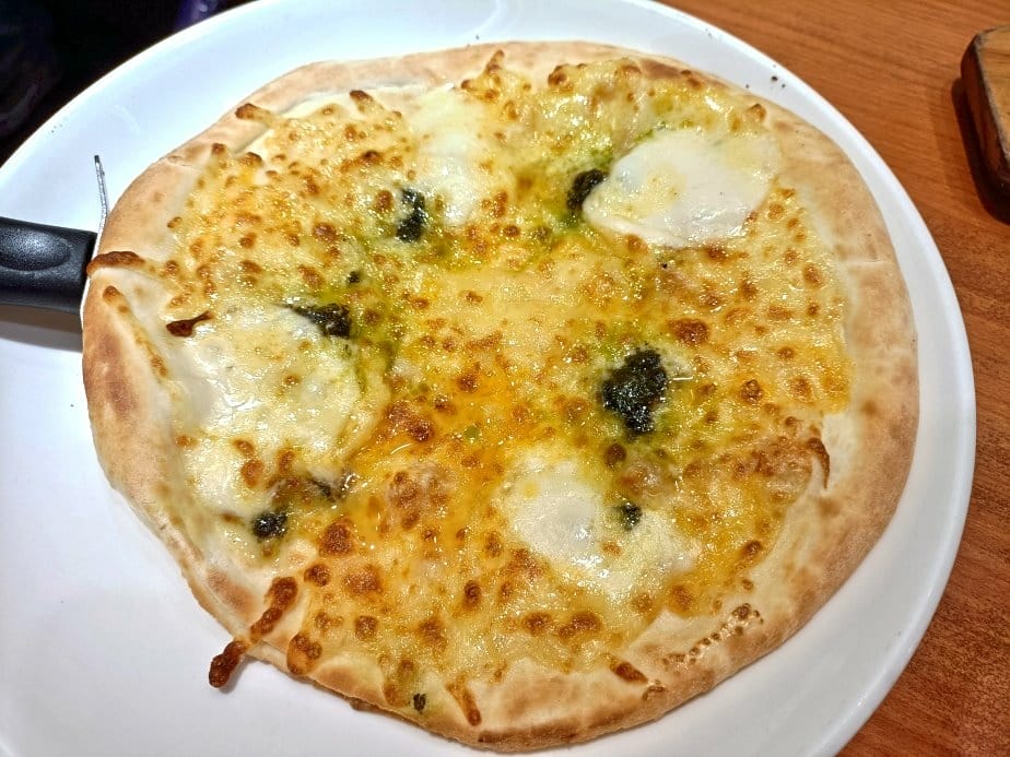 板橋美食|薩利亞-板橋府中店。1人50元飲料暢飲、蜂蜜起司總 板橋美食|薩利亞-板橋府中店。1人50元飲料暢飲、蜂蜜起司總