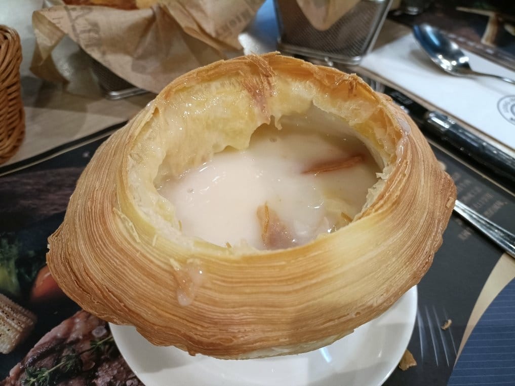 台北車站美食|瀧厚炙燒熟成牛排-台北北車店。玉米濃湯、羅宋湯