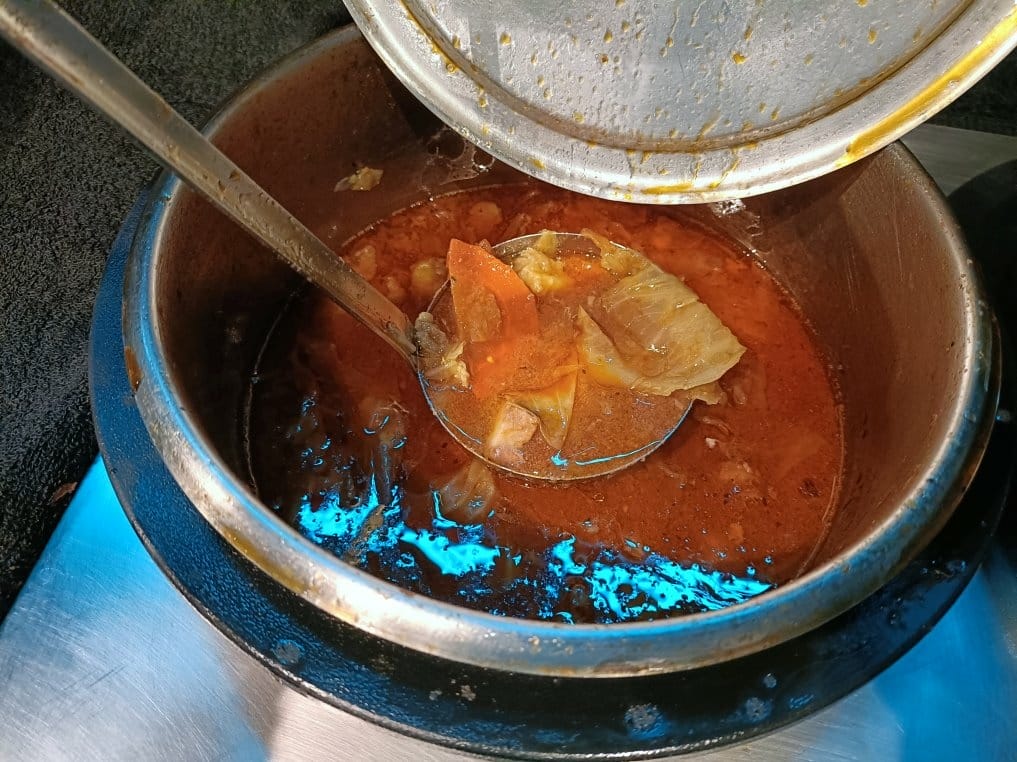 台北車站美食|瀧厚炙燒熟成牛排-台北北車店。玉米濃湯、羅宋湯