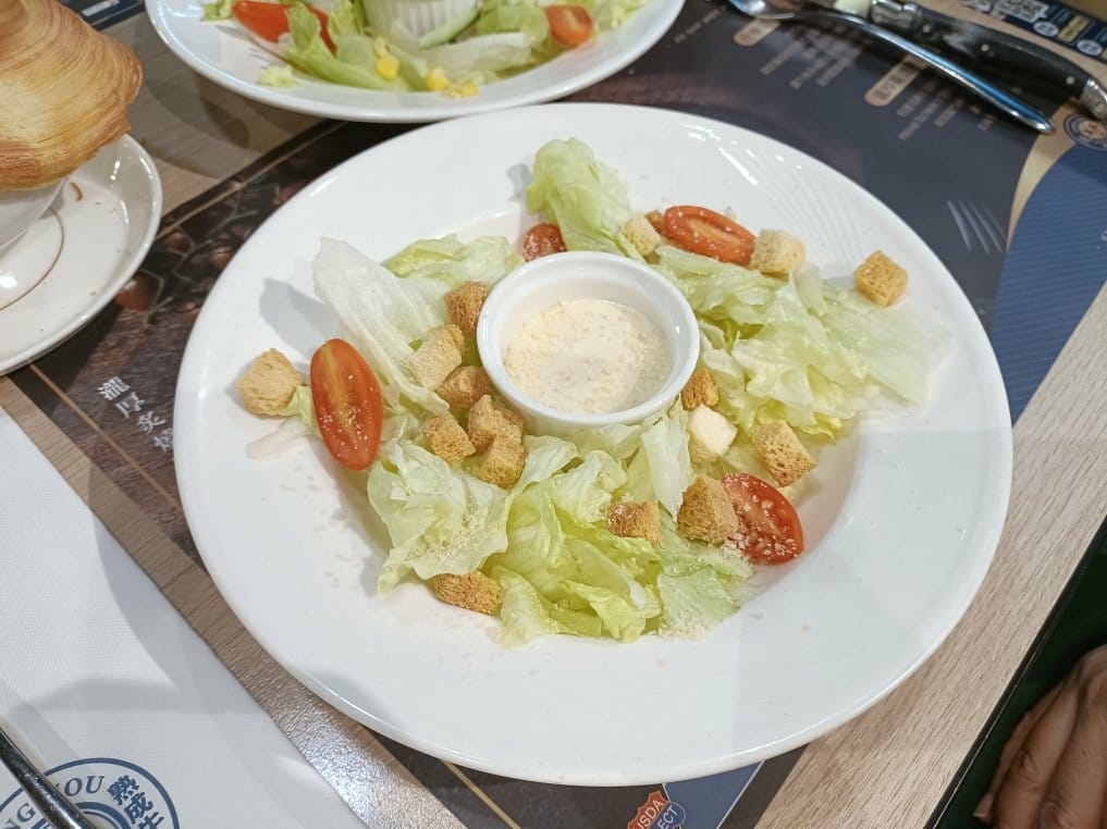 台北車站美食|瀧厚炙燒熟成牛排-台北北車店。玉米濃湯、羅宋湯