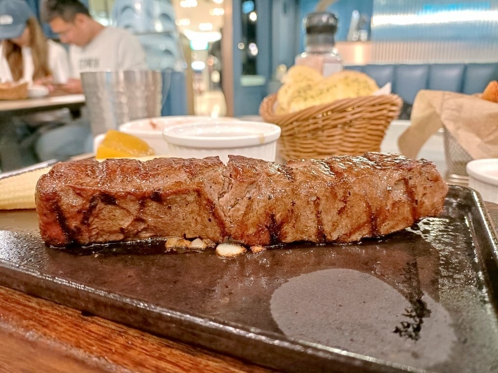 台北車站美食|瀧厚炙燒熟成牛排-台北北車店。玉米濃湯、羅宋湯