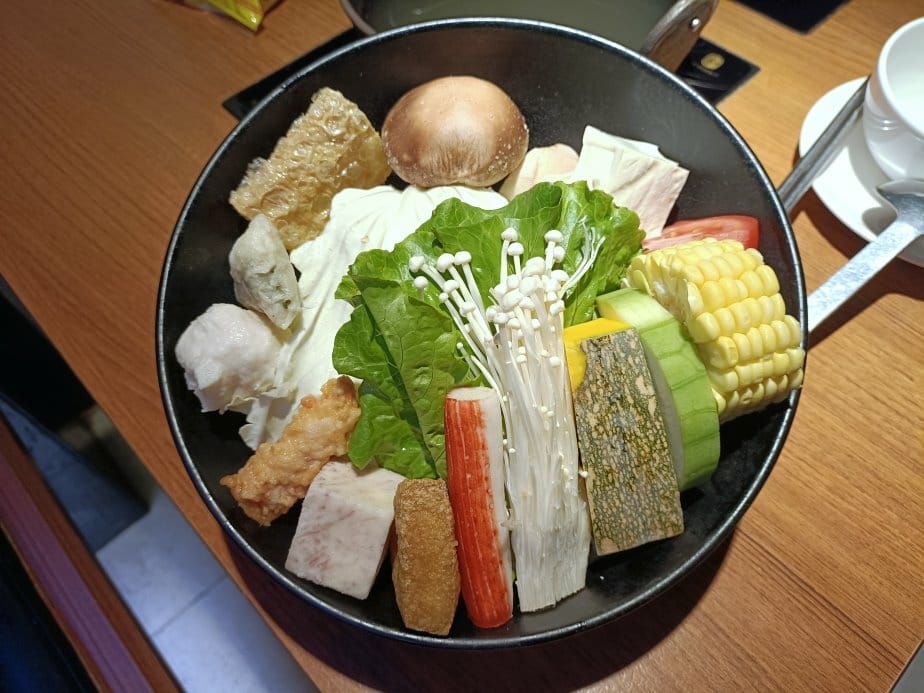 板橋美食|檸檬草鍋物料理,獨家檸檬草香茅湯底肉品、海鮮都百搭 板橋美食|檸檬草鍋物料理,獨家檸檬草香茅湯底肉品、海鮮都百搭