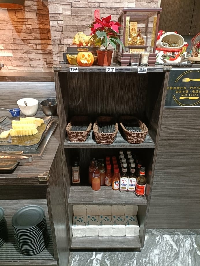 板橋樹林美食|牛下來NEW STEAK,百元排餐居然提供螃蟹 板橋樹林美食|牛下來NEW STEAK,百元排餐居然提供螃蟹