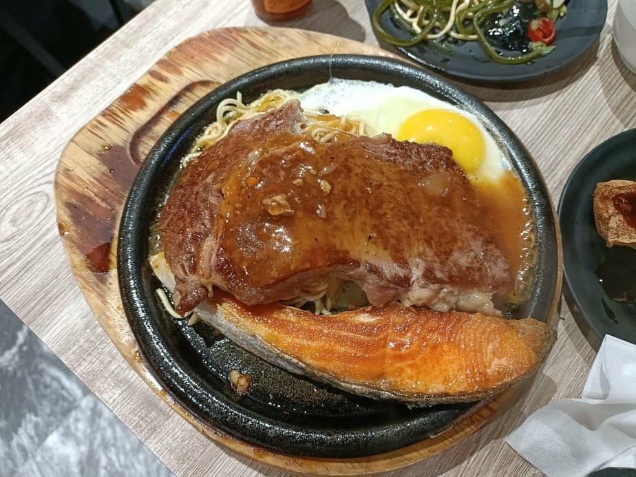 板橋樹林美食|牛下來NEW STEAK,百元排餐居然提供螃蟹 板橋樹林美食|牛下來NEW STEAK,百元排餐居然提供螃蟹