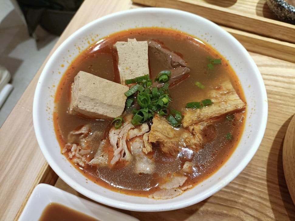 板橋美食|大師兄銷魂麵舖-板橋環球店。麻辣湯香、銷魂麵如有生 板橋美食|大師兄銷魂麵舖-板橋環球店。麻辣湯香、銷魂麵如有生