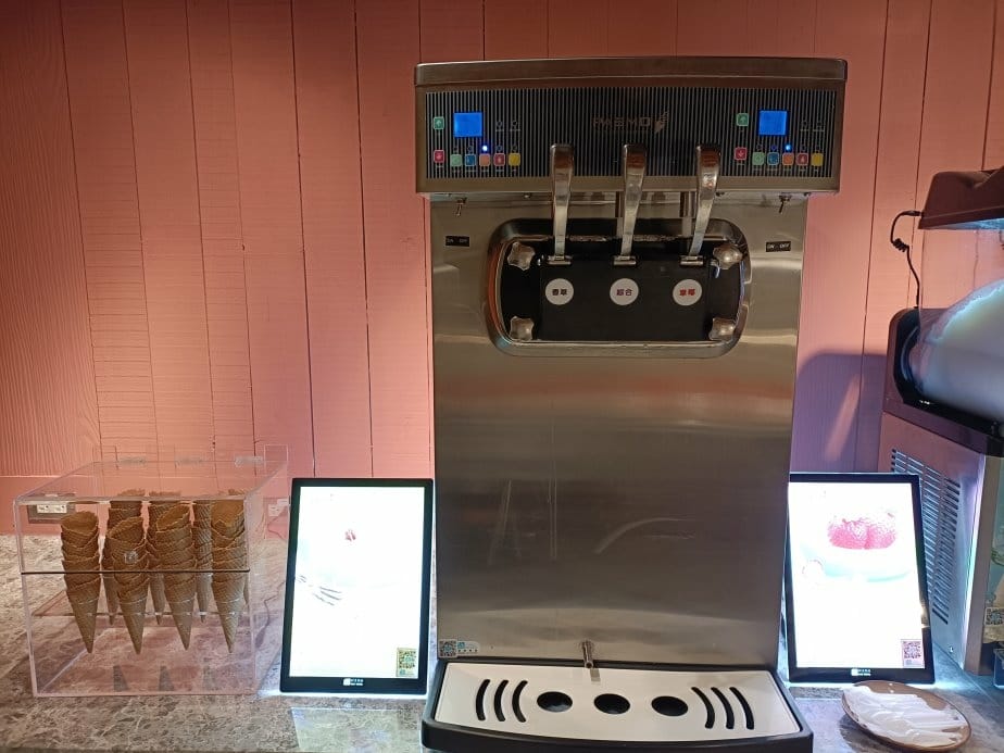 板橋美食|旺鍋wanghotpot-新潮台味鍋物-誠品板橋店 板橋美食|旺鍋wanghotpot-新潮台味鍋物-誠品板橋店