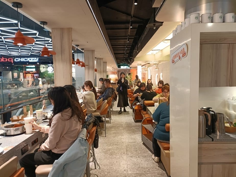 台北中山區美食|呷哺呷哺火鍋南西店。一個人也可以吃到鴛鴦鍋、