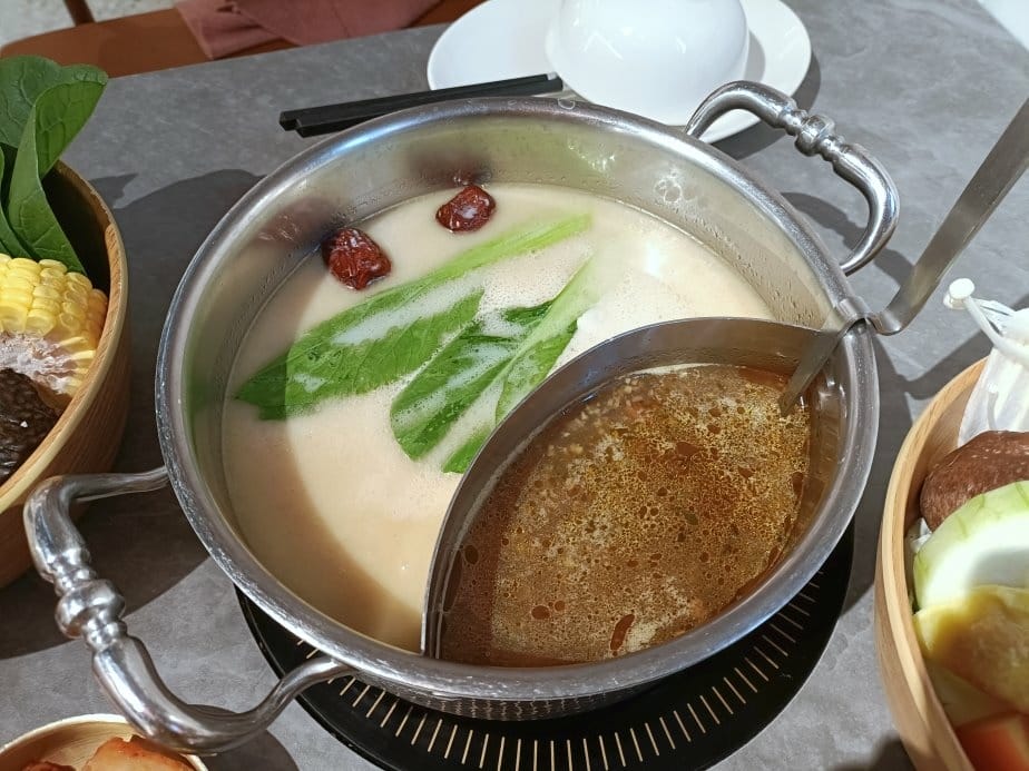 台北中山區美食|呷哺呷哺火鍋南西店。一個人也可以吃到鴛鴦鍋、