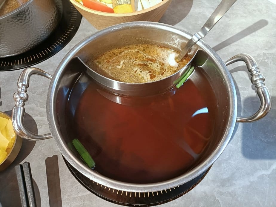 台北中山區美食|呷哺呷哺火鍋南西店。一個人也可以吃到鴛鴦鍋、