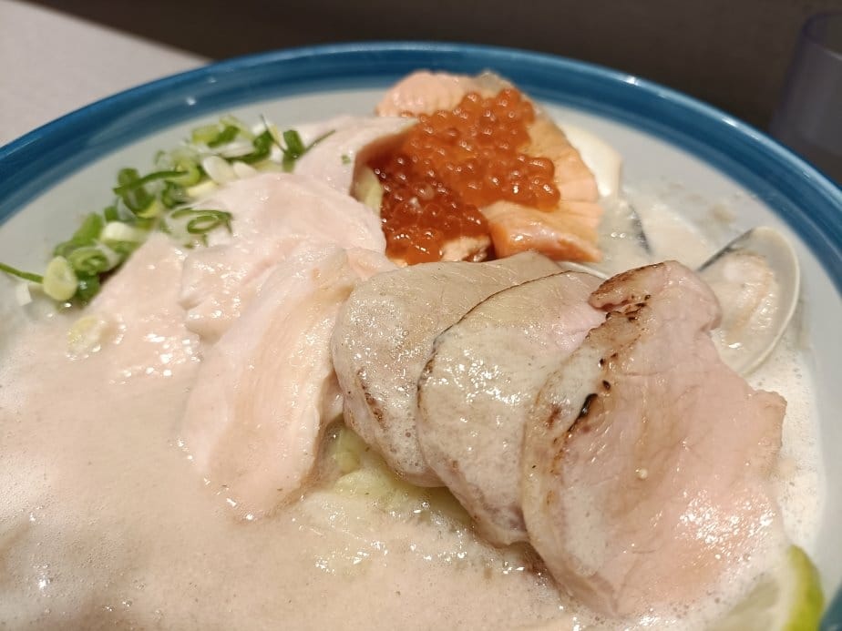 板橋美食|創作麵坊鮭の大助-板橋店。每日限量要吃要快、售完為 板橋美食|創作麵坊鮭の大助-板橋店。每日限量要吃要快、售完為