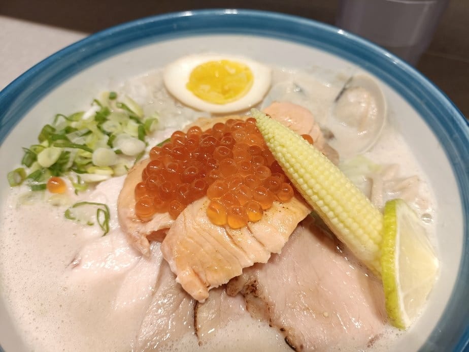 板橋美食|創作麵坊鮭の大助-板橋店。每日限量要吃要快、售完為 板橋美食|創作麵坊鮭の大助-板橋店。每日限量要吃要快、售完為