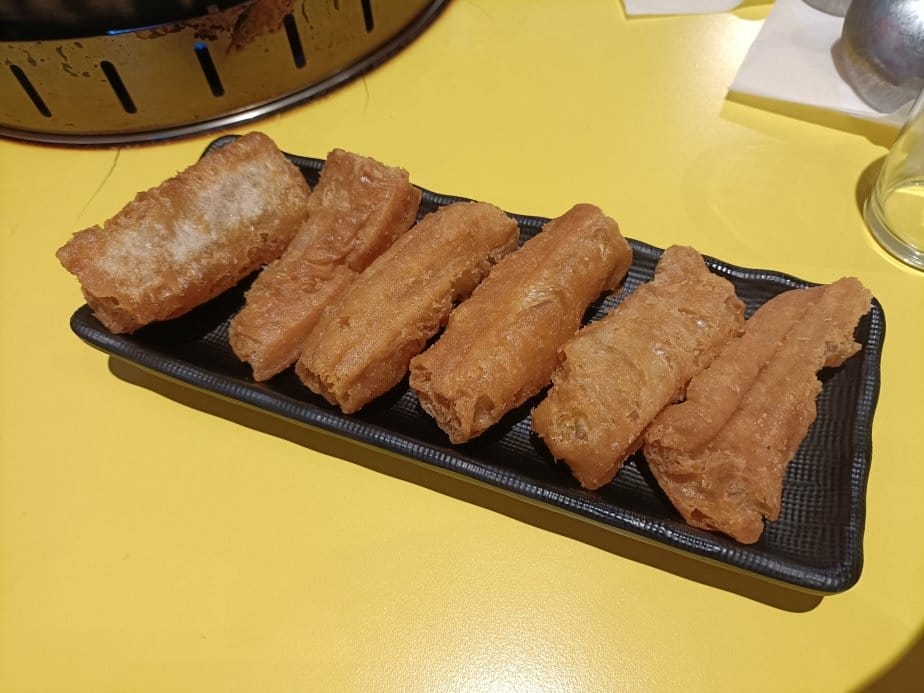 台北西門町美食|辣吉點正宗成都串串香-西門町店。串串每串皆1