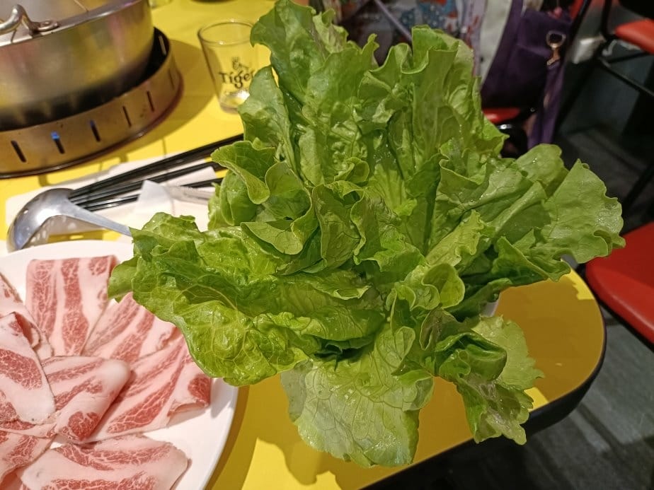 台北西門町美食|辣吉點正宗成都串串香-西門町店。串串每串皆1