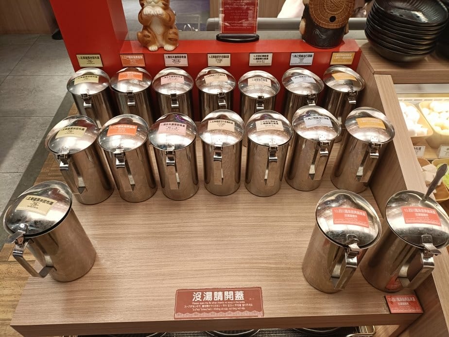 台北西門町美食|肉之間大盤肉幸福鍋物-台北西門店。雞肉飯/滷 台北西門町美食|肉之間大盤肉幸福鍋物-台北西門店。雞肉飯/滷